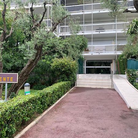 Studio Residence Le Tanit Antibes Bagian luar foto