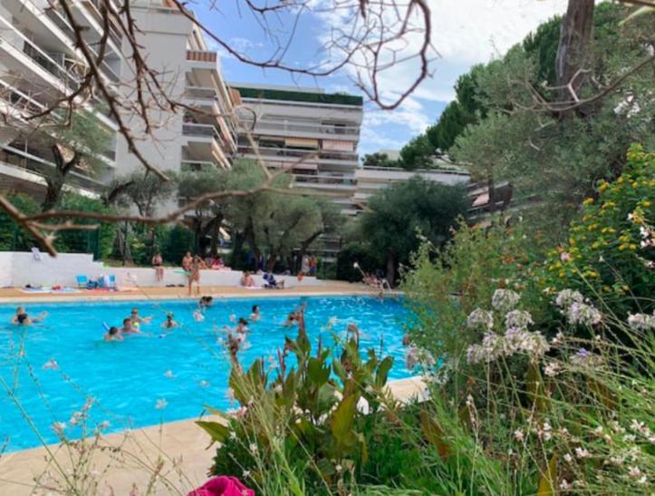 Studio Residence Le Tanit Antibes Bagian luar foto